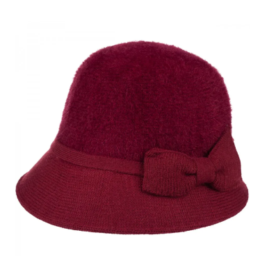 Moteriška skrybėlė žiemai